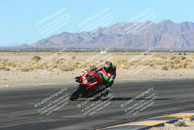 media/Jan-10-2025-CVMA Friday Practice (Fri) [[489e0da257]]/Group 4 and Trackday/Session 2 (Turn 4 Inside)/